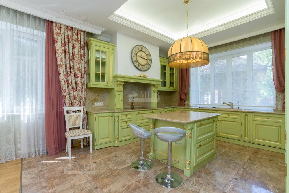 2-этажный коттедж 850 м² с отделкой