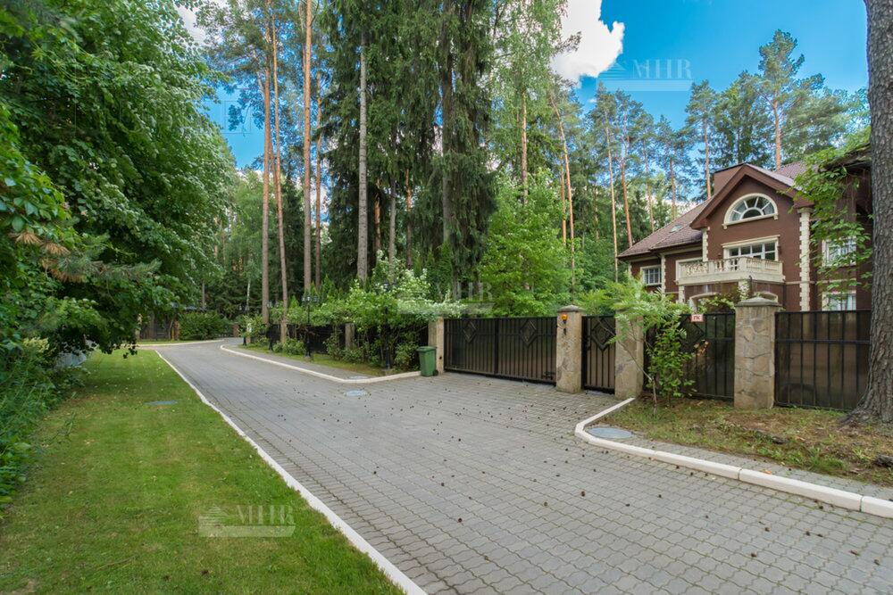2-этажный коттедж 850 м² с отделкой