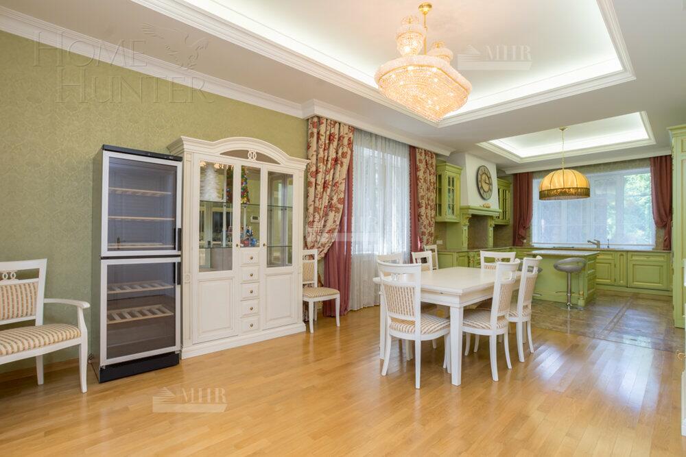 2-этажный коттедж 850 м² с отделкой