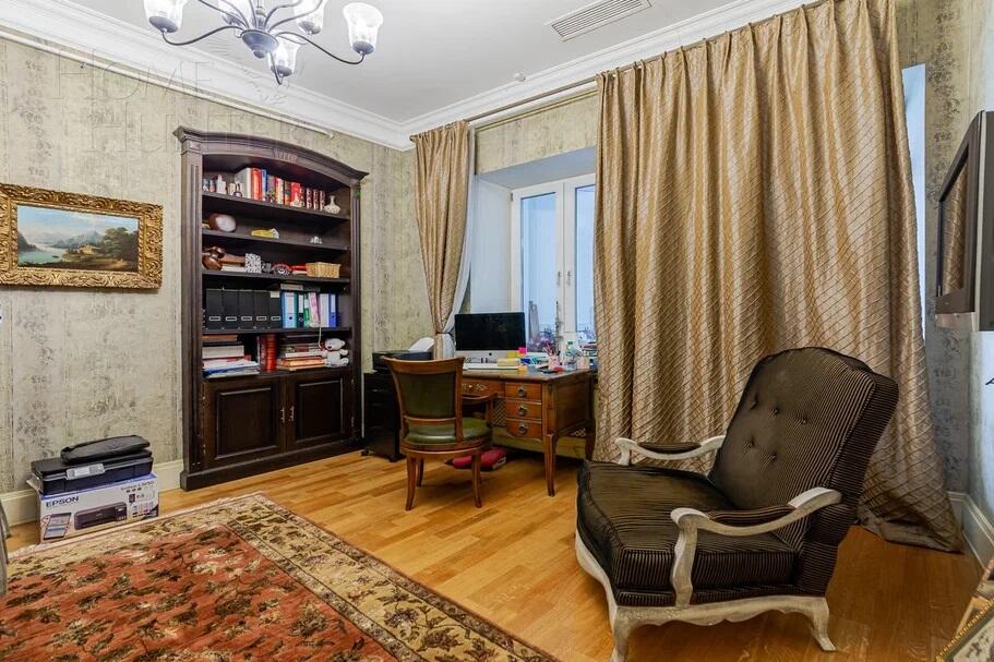 4-КОМН. КВАРТИРА С ОТДЕЛКОЙ 211.6 М² НА 3 ЭТАЖЕ