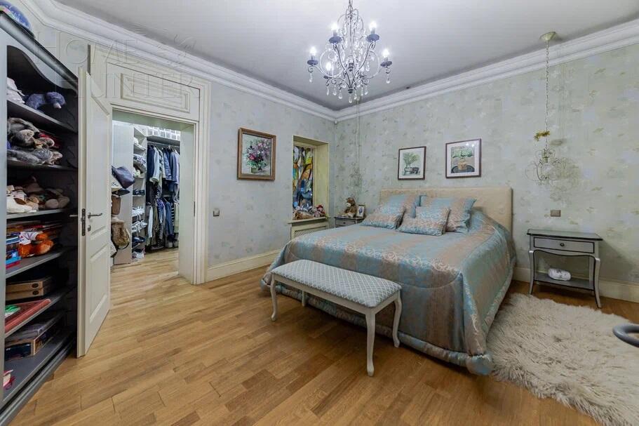 4-КОМН. КВАРТИРА С ОТДЕЛКОЙ 211.6 М² НА 3 ЭТАЖЕ