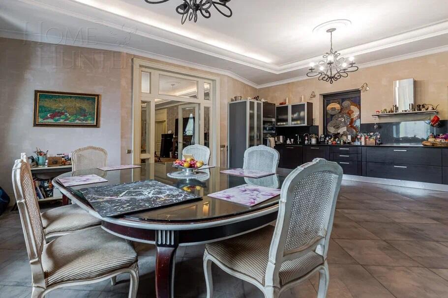 4-КОМН. КВАРТИРА С ОТДЕЛКОЙ 211.6 М² НА 3 ЭТАЖЕ