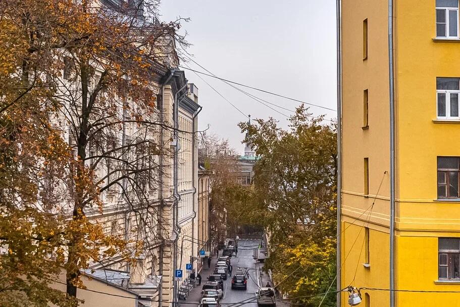 4-КОМН. КВАРТИРА С ОТДЕЛКОЙ 211.6 М² НА 3 ЭТАЖЕ