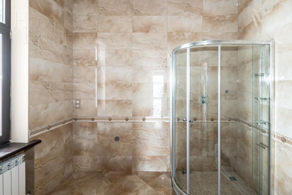 2-этажный коттедж 2 200 м² без отделки