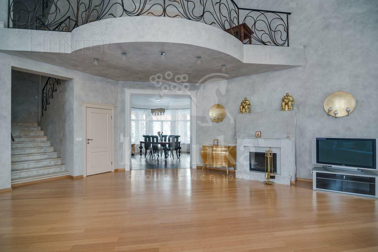 2-этажный коттедж 450 м² с отделкой