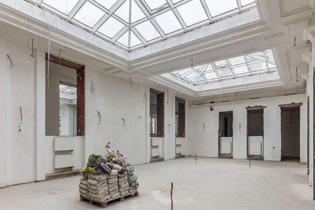 2-этажный коттедж 2 200 м² без отделки