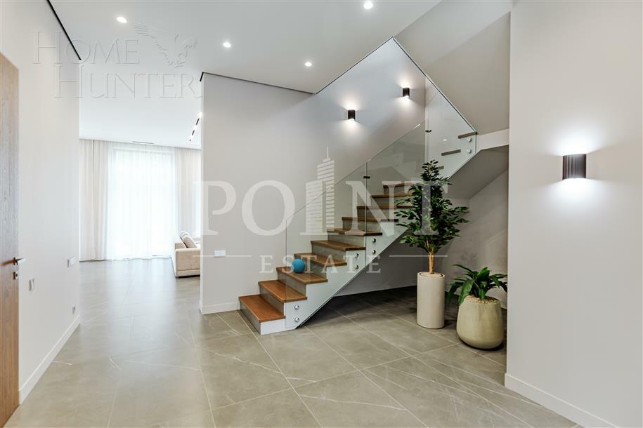 2-этажный коттедж 300 м² с отделкой