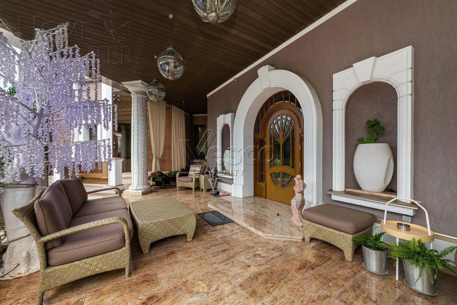 2-этажный коттедж 1 700 м² с отделкой