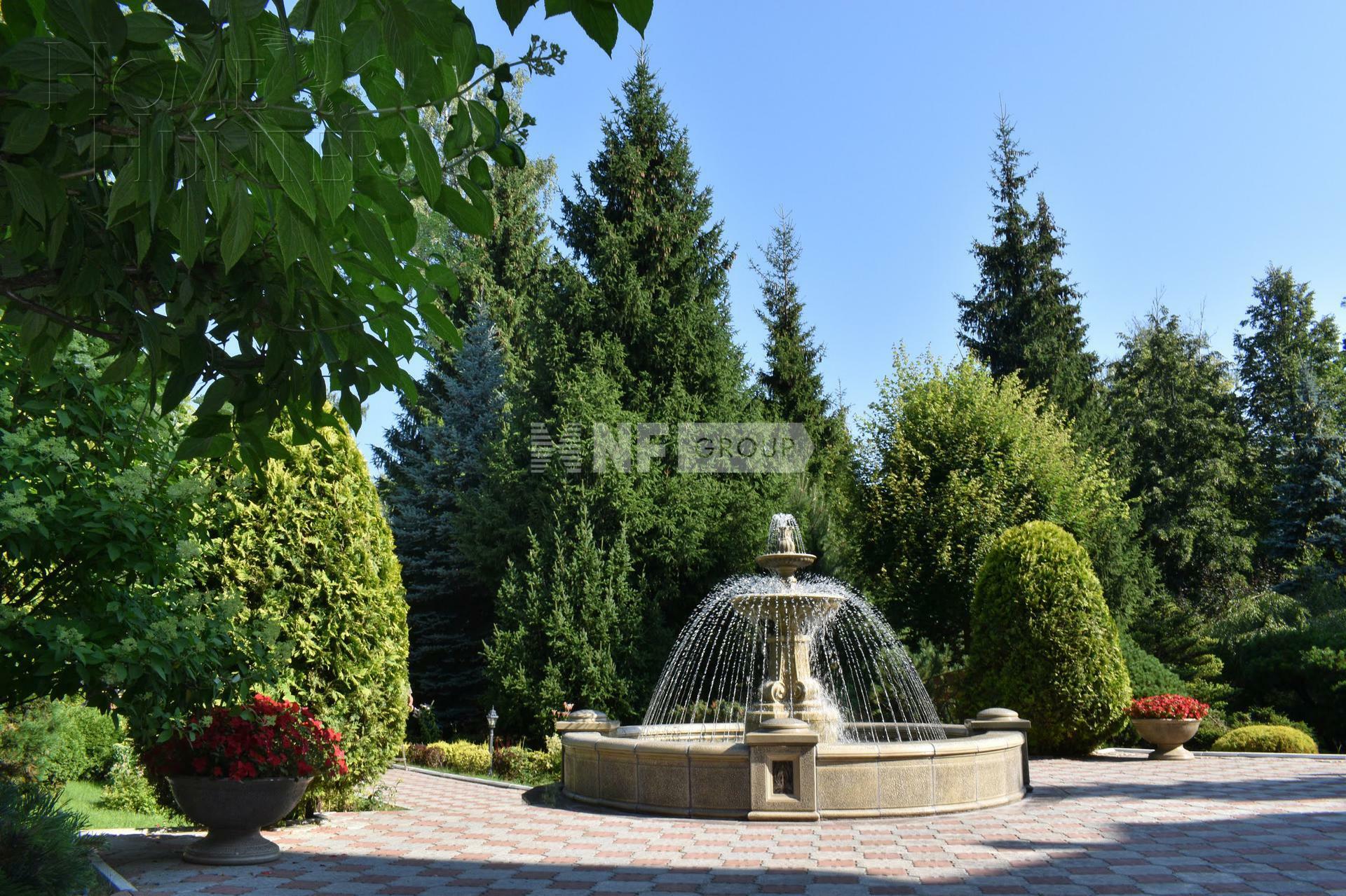 2-этажный коттедж 1 100 м² с отделкой