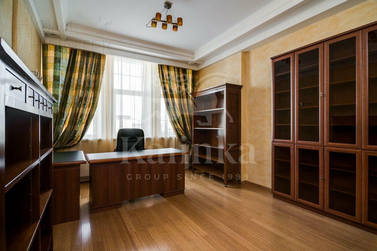 2-этажный коттедж 450 м² с отделкой