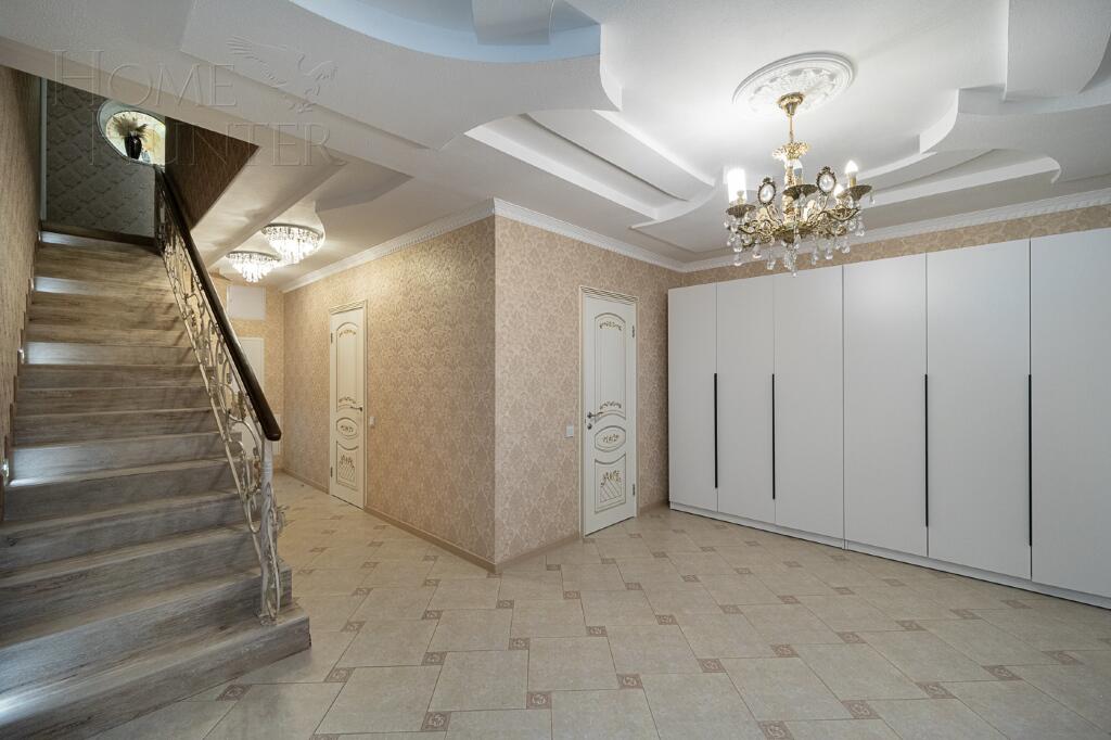 2-этажный таунхаус 335 м² с отделкой