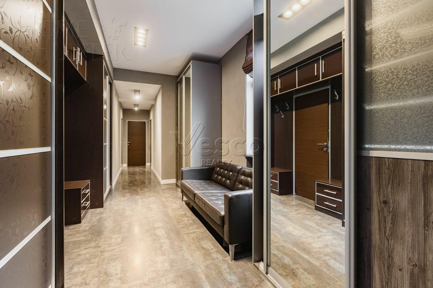 3-этажный коттедж 900 м² с отделкой