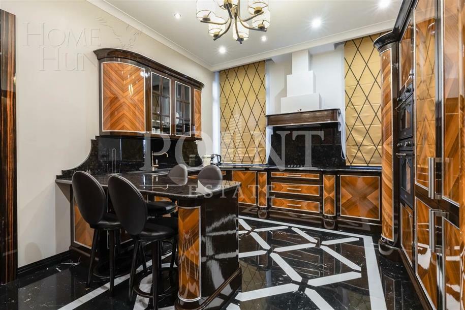 2-этажный коттедж 900 м² с отделкой