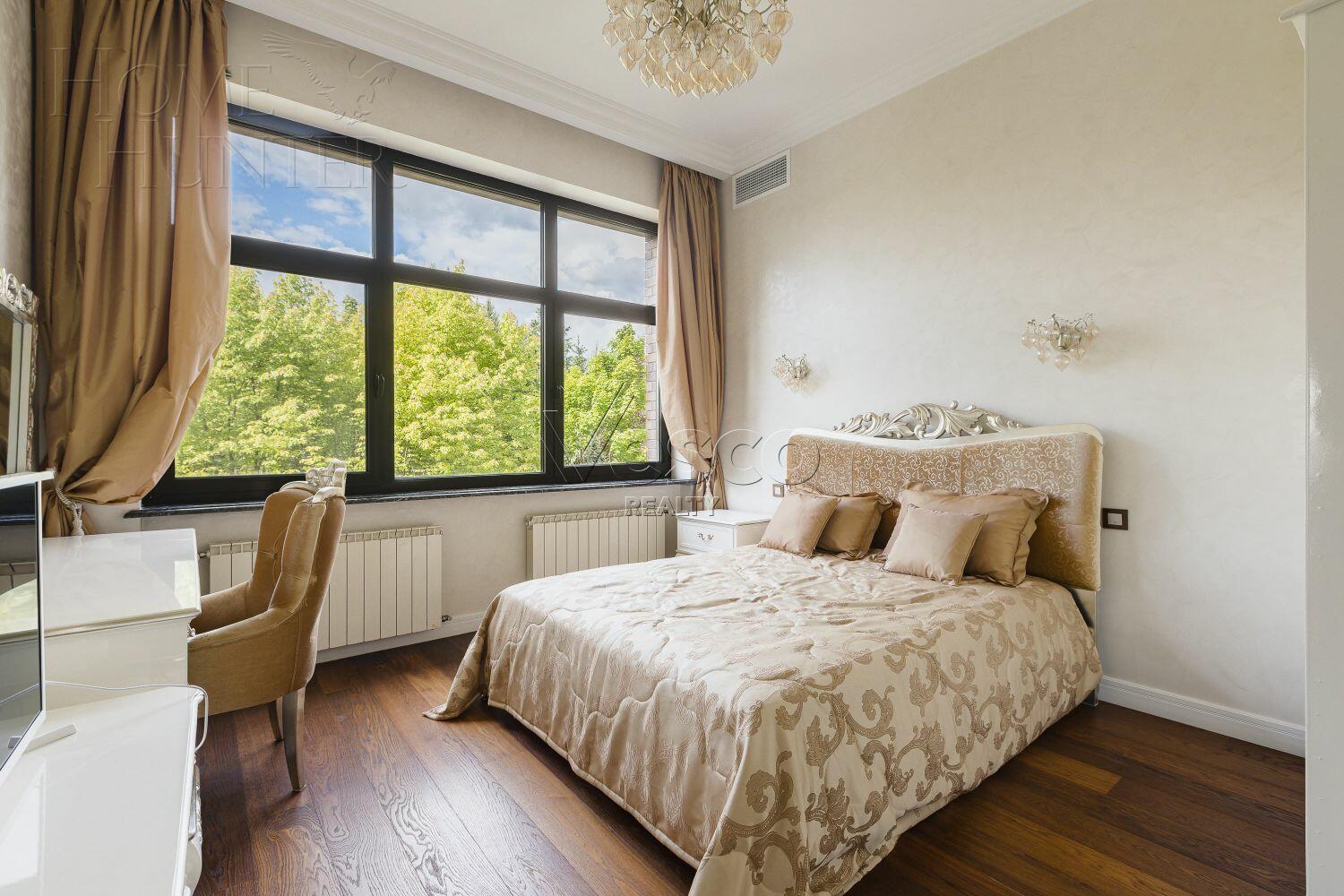 3-этажный коттедж 900 м² с отделкой