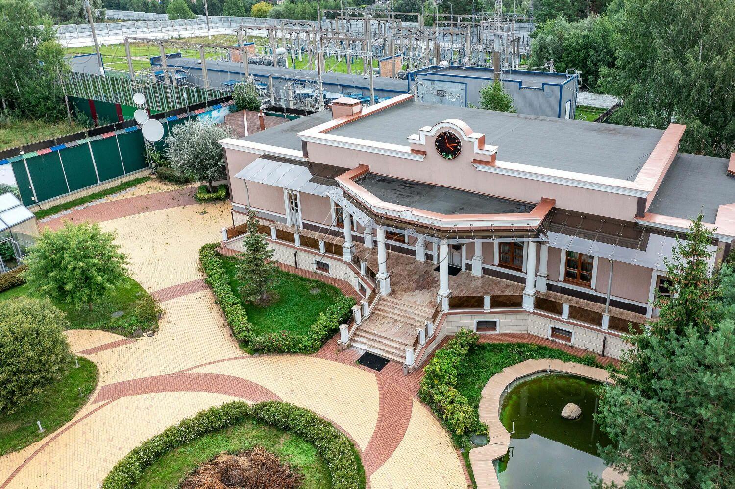 2-этажный коттедж 1 700 м² с отделкой