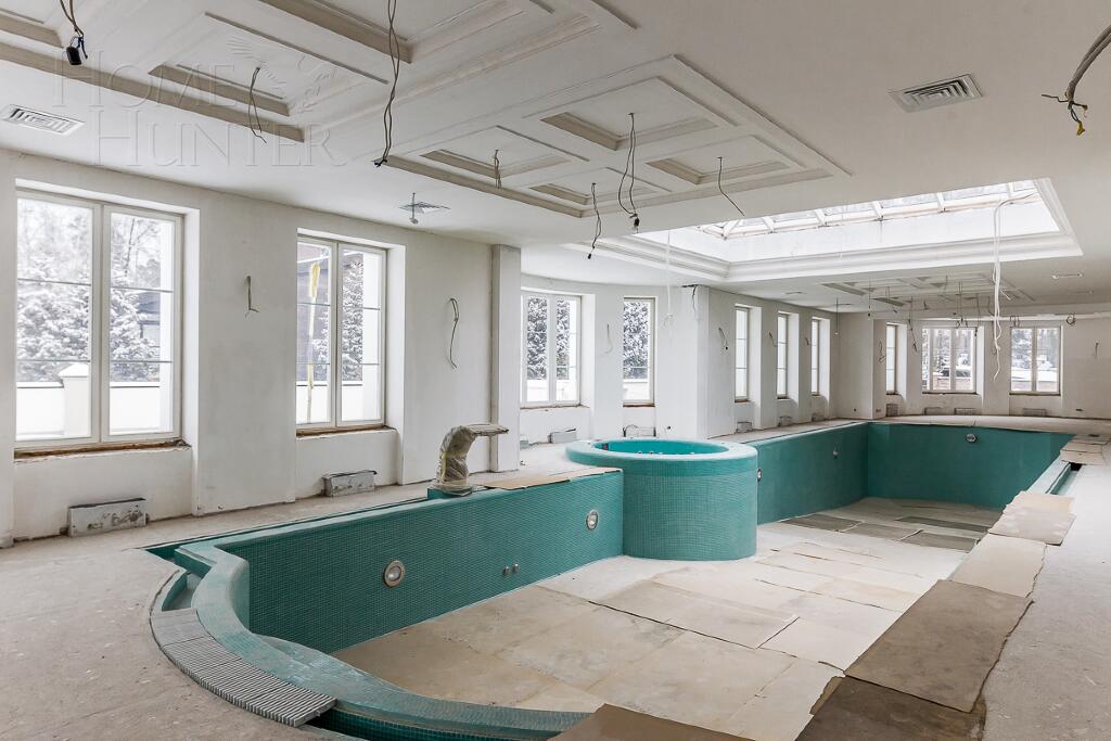 2-этажный коттедж 2 200 м² без отделки