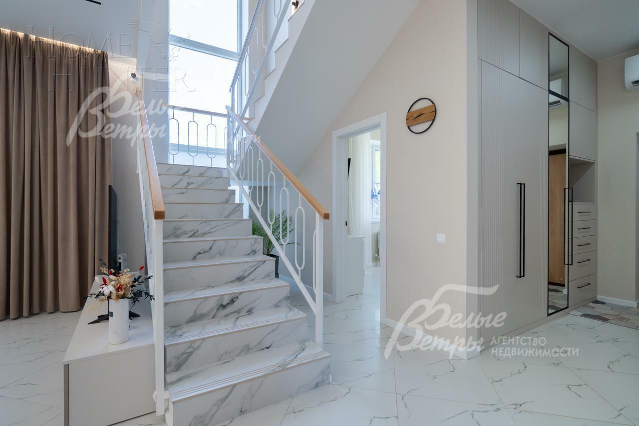 2-этажный коттедж 260 м² с отделкой
