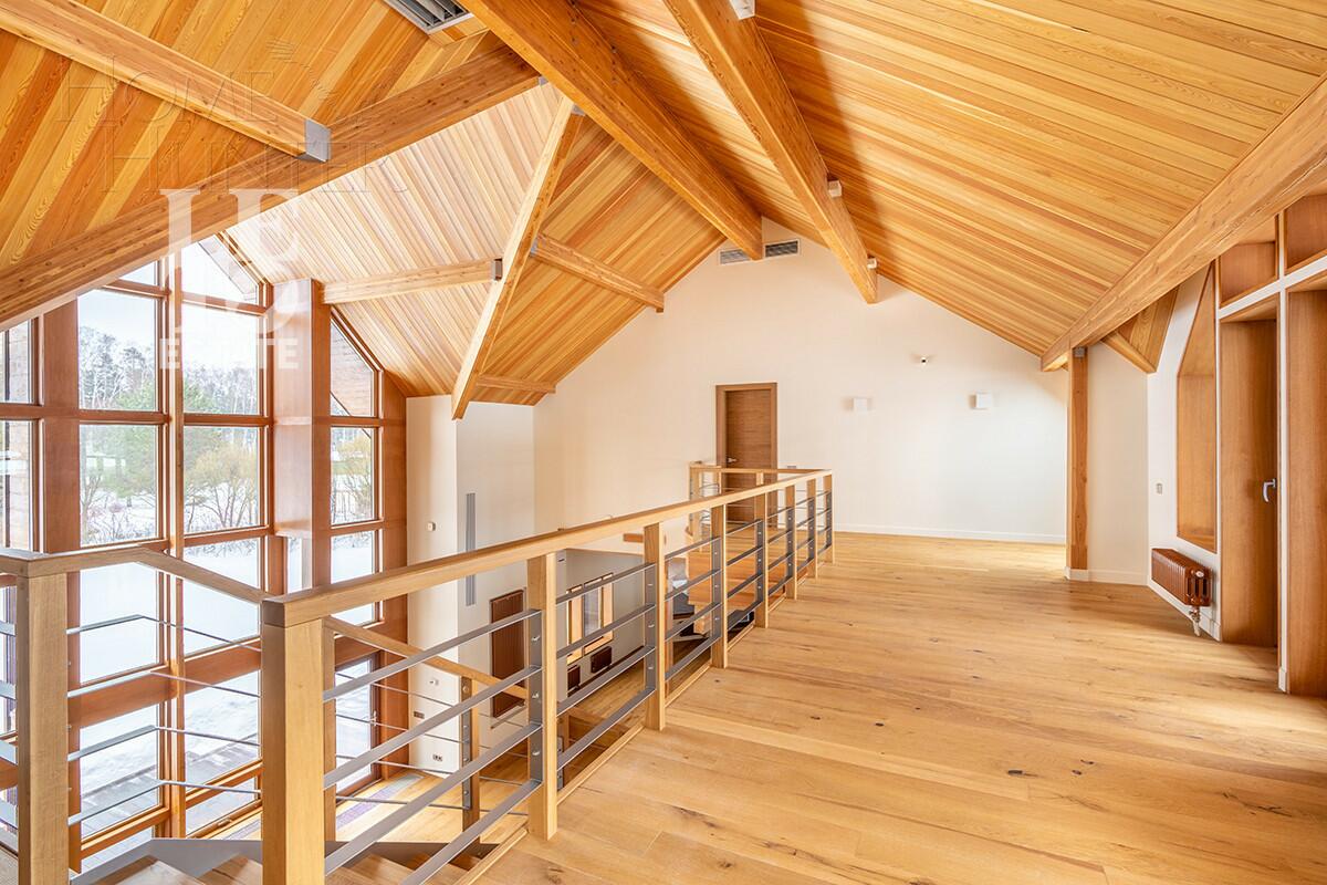 3-этажный коттедж 600 м² с отделкой