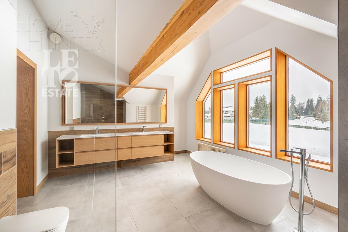 3-этажный коттедж 600 м² с отделкой