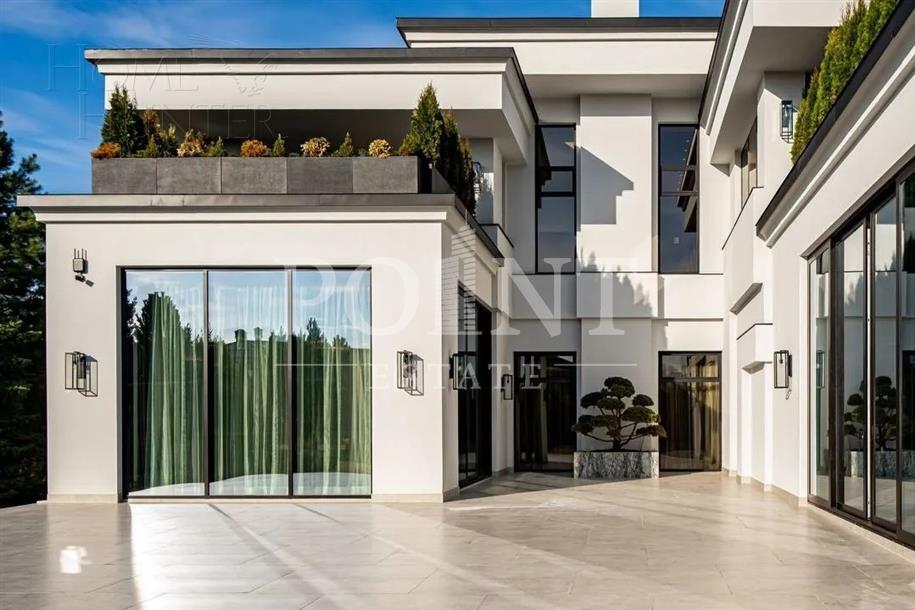 2-этажный коттедж 1 400 м² с отделкой