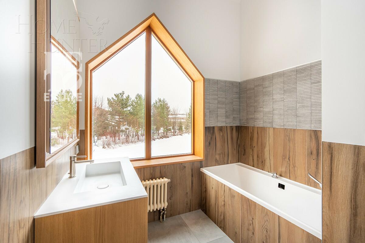 3-этажный коттедж 600 м² с отделкой