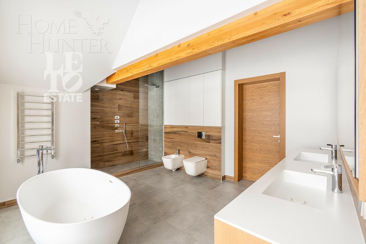 3-этажный коттедж 600 м² с отделкой