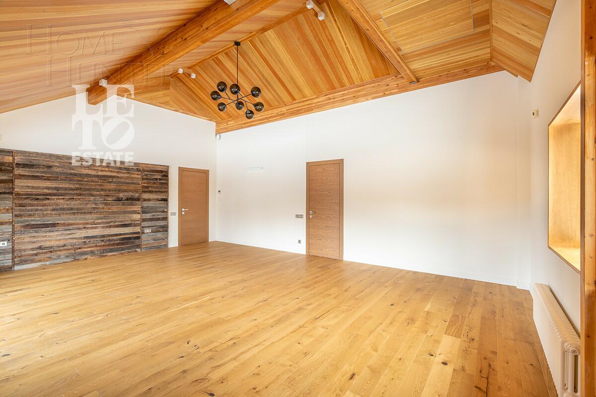3-этажный коттедж 600 м² с отделкой