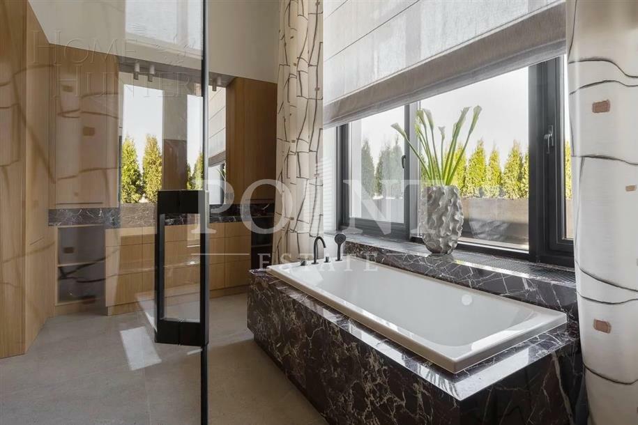 2-этажный коттедж 1 400 м² с отделкой