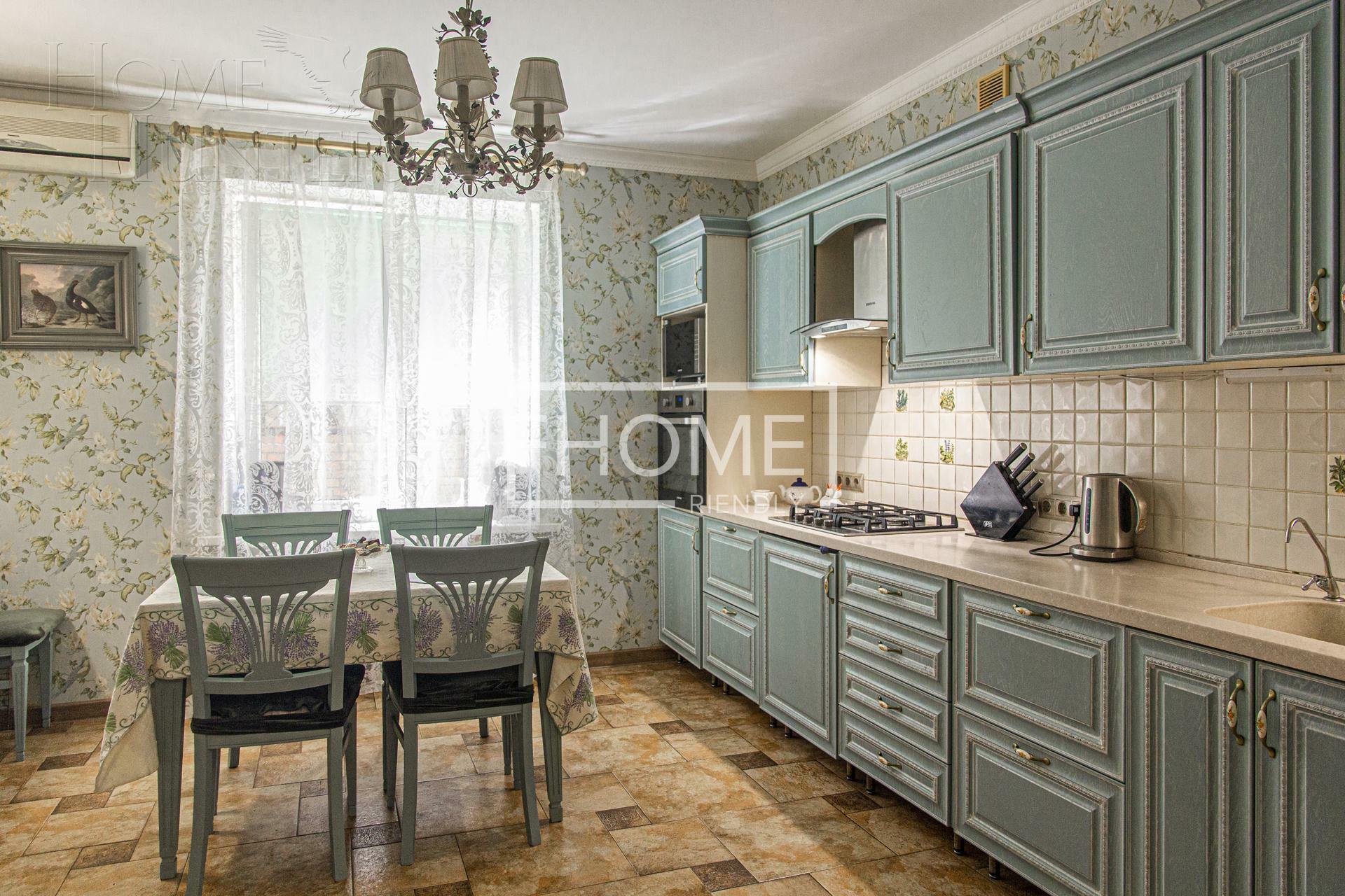 2-этажный коттедж 610 м² с отделкой
