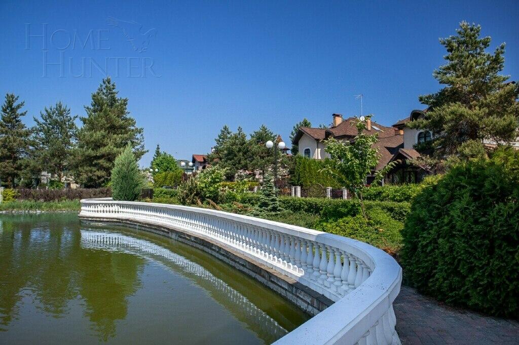 2-этажный таунхаус 335 м² с отделкой