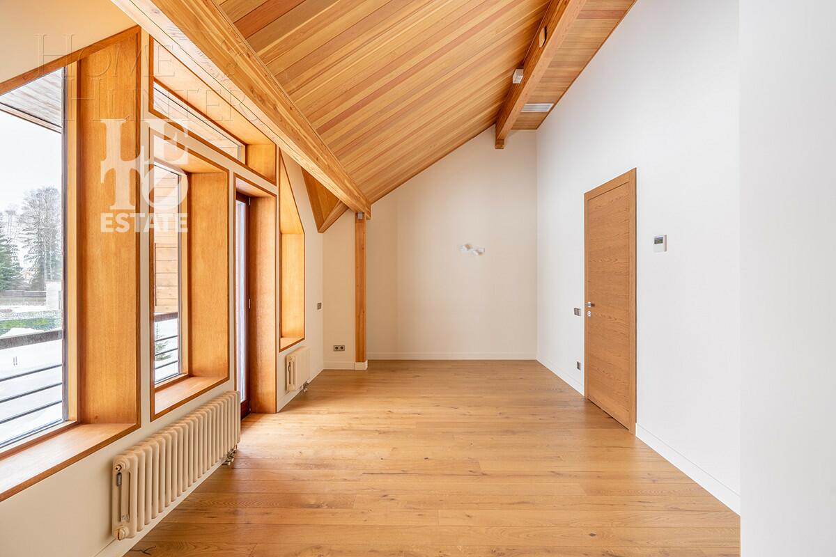 3-этажный коттедж 600 м² с отделкой