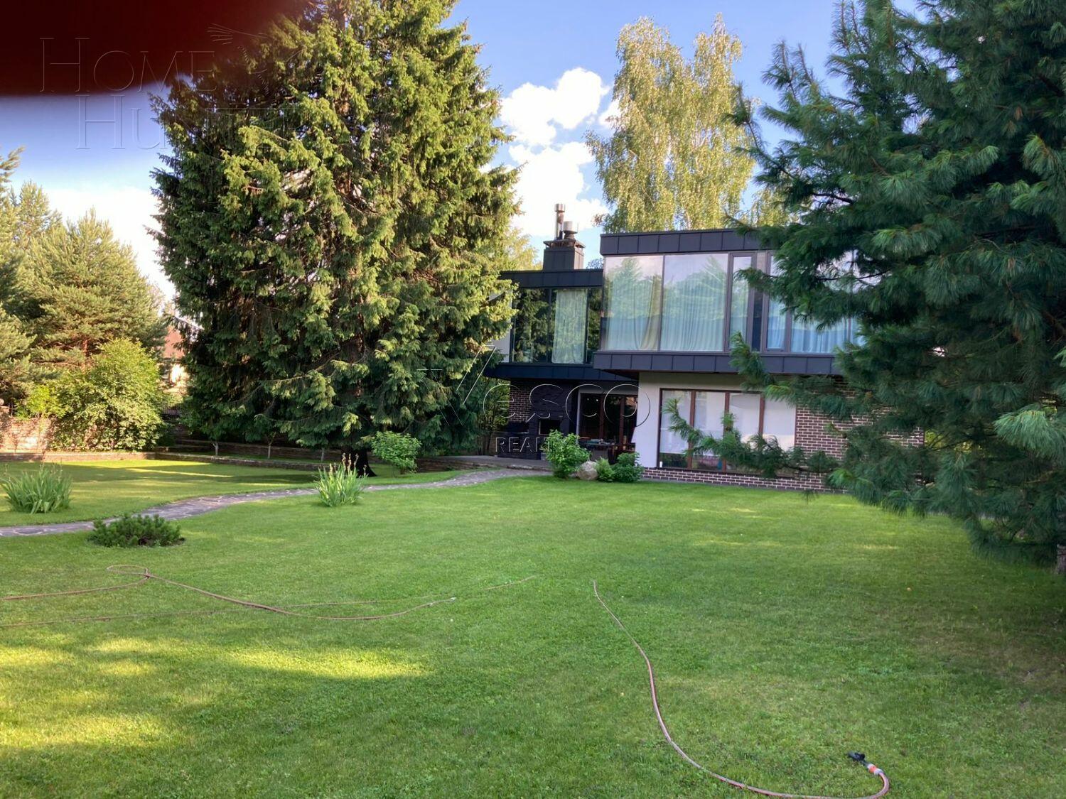 2-этажный коттедж 650 м² без отделки