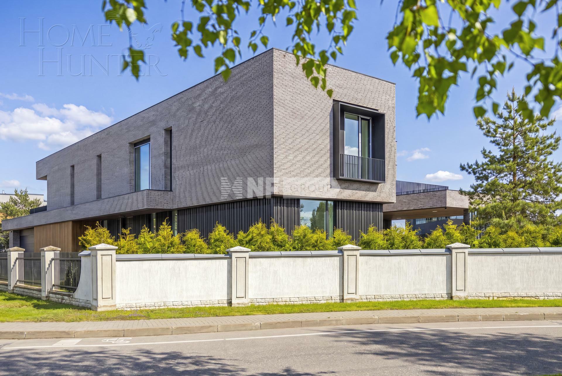2-этажный коттедж 1 100 м² с отделкой