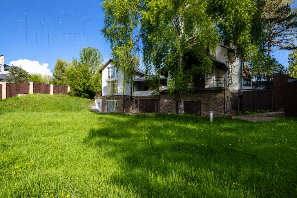 3-этажный коттедж 400 м² с отделкой