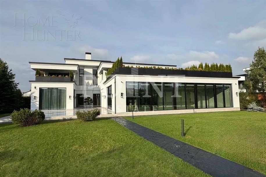2-этажный коттедж 1 400 м² с отделкой