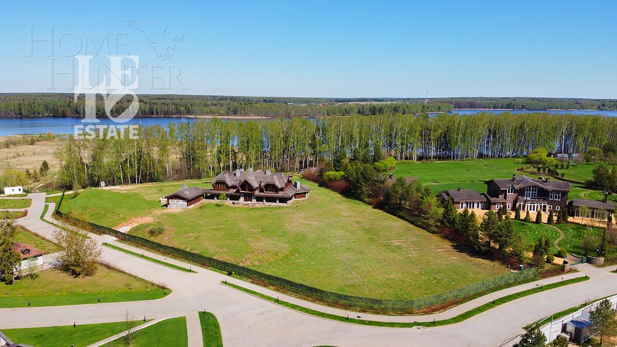 3-этажный коттедж 600 м² с отделкой