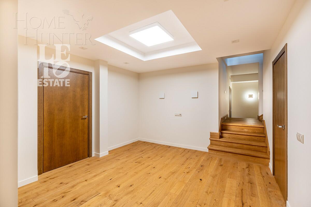 3-этажный коттедж 600 м² с отделкой