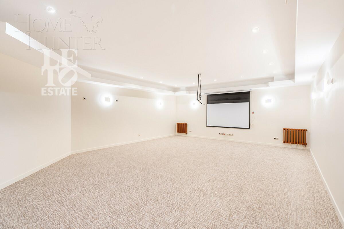3-этажный коттедж 600 м² с отделкой