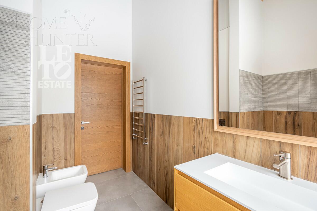 3-этажный коттедж 600 м² с отделкой