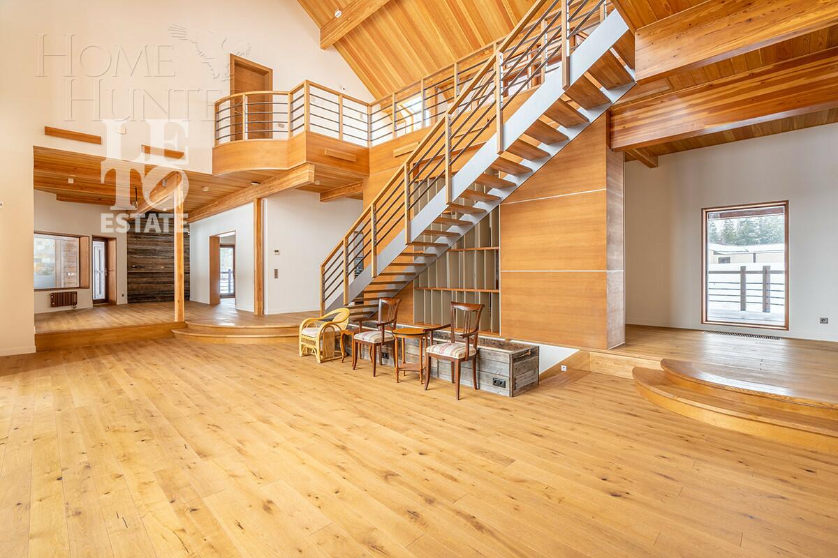 3-этажный коттедж 600 м² с отделкой