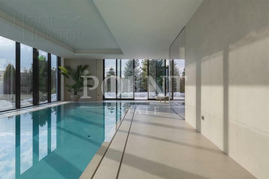2-этажный коттедж 1 400 м² с отделкой