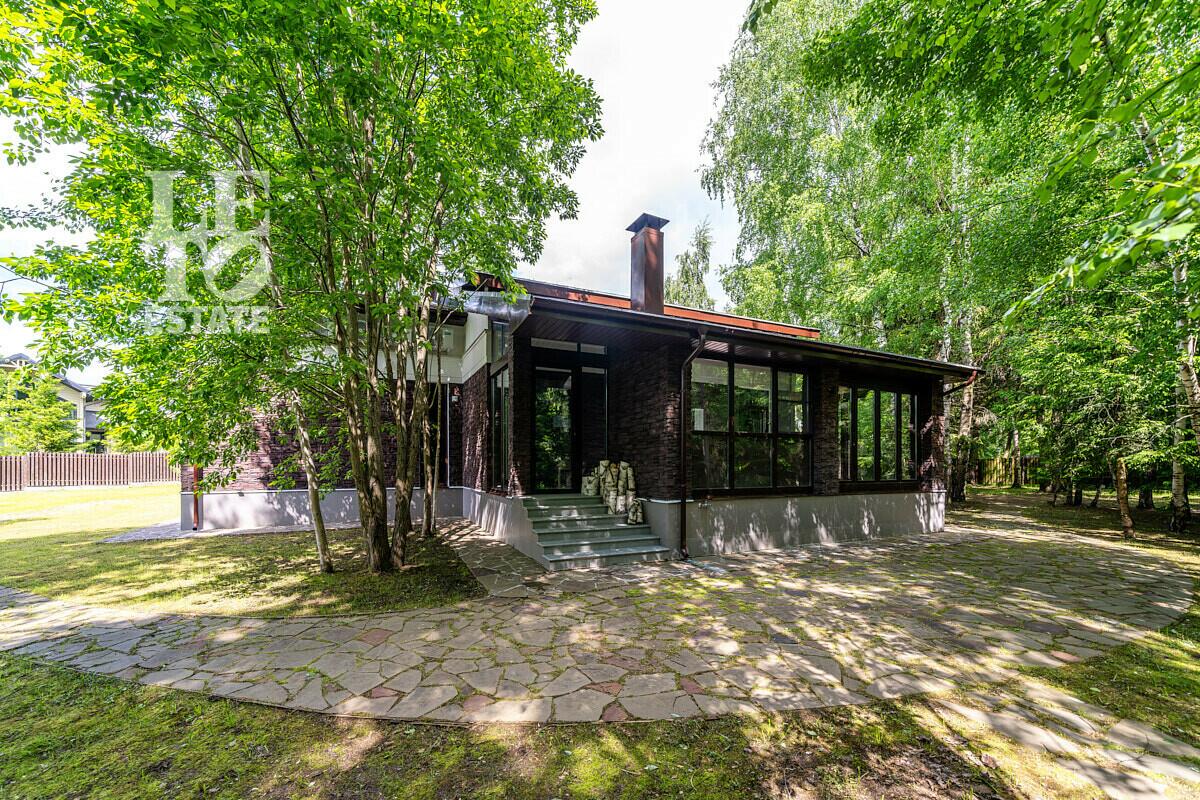 2-этажный коттедж 370 м² с отделкой