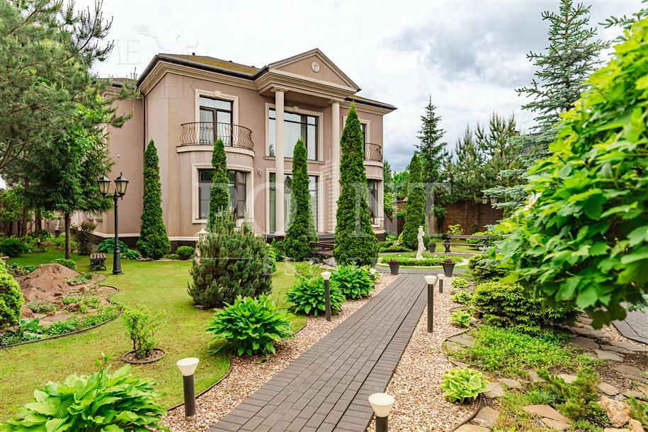 2-этажный коттедж 600 м² с отделкой