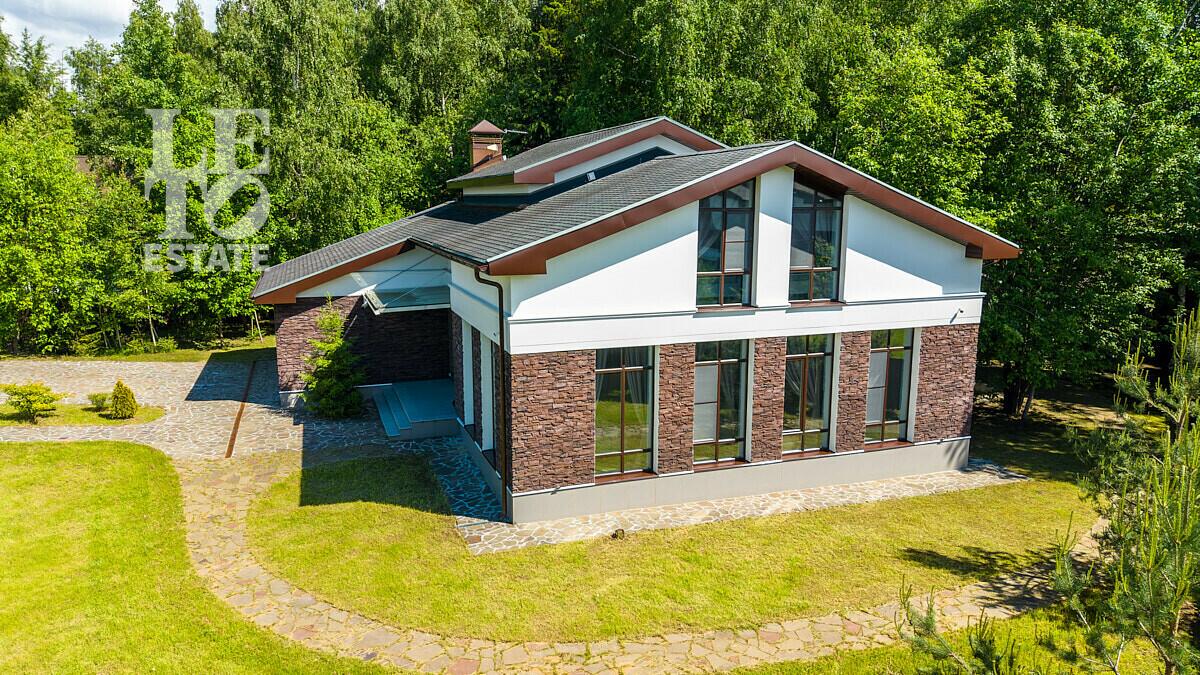 2-этажный коттедж 370 м² с отделкой