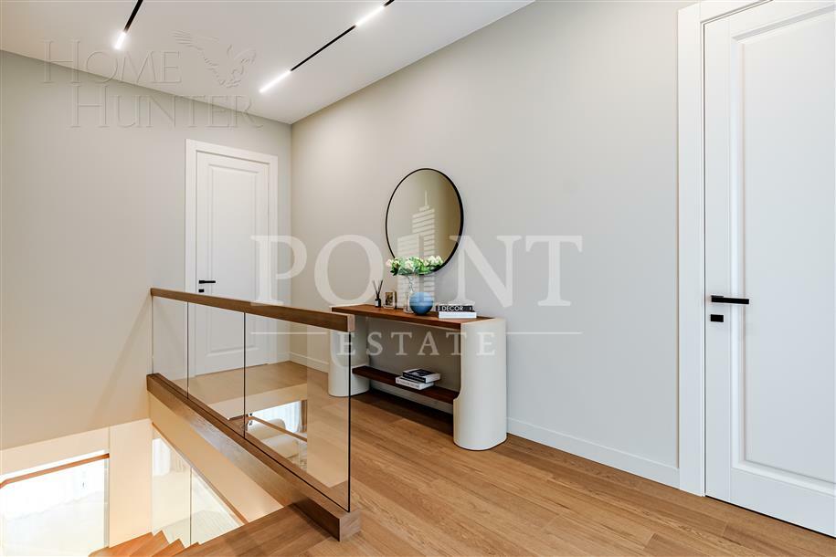 2-этажный коттедж 349.7 м² с отделкой