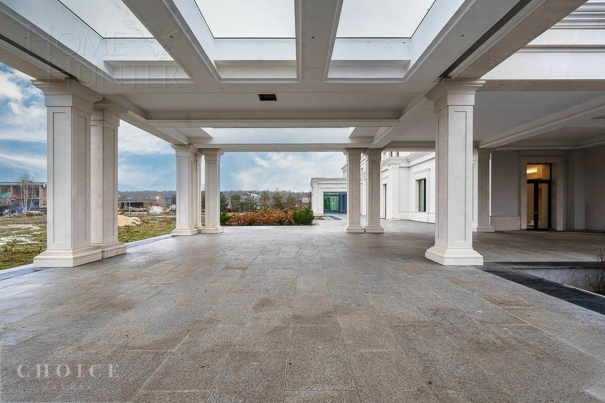 2-этажный коттедж 4 400 м² с отделкой