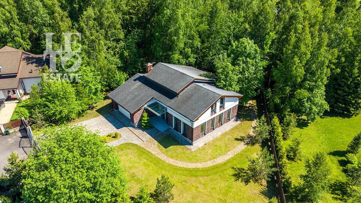 2-этажный коттедж 370 м² с отделкой