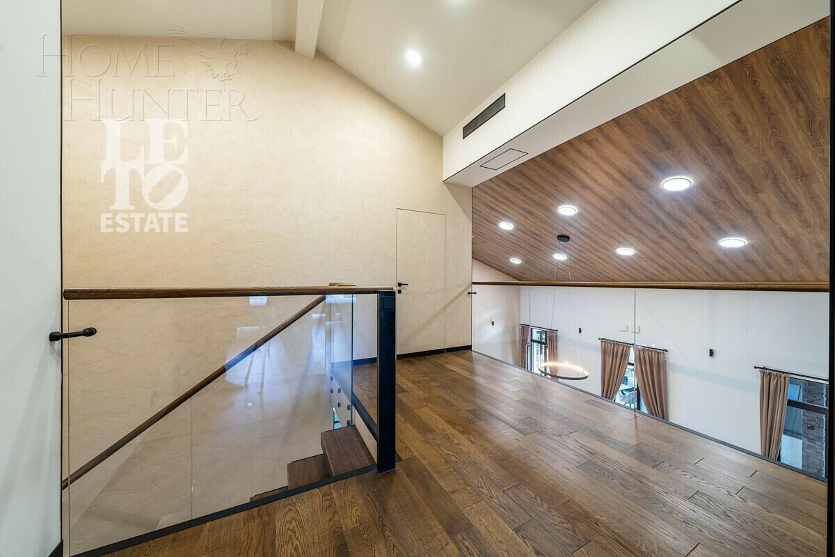 2-этажный коттедж 370 м² с отделкой