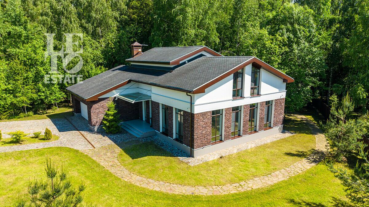 2-этажный коттедж 370 м² с отделкой