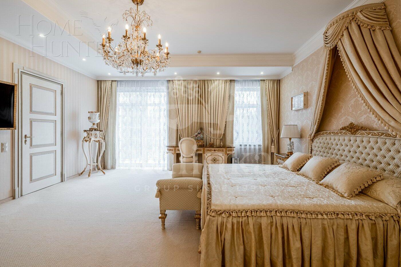2-этажный коттедж 1 300 м² с отделкой